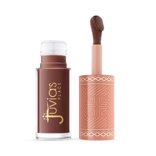 Commercial lifestyle lipgloss product photoshoot on a white background by Isa Aydin nj ny la