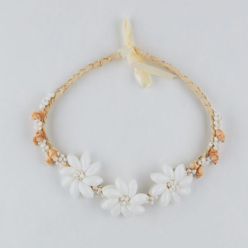 Props sea ​​shells necklace photoshoot on a white background by Isa Aydin nj ny la
